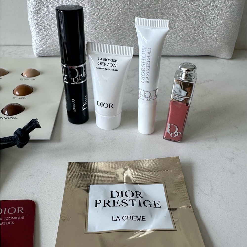 NIB Dior Beauty Travel Set with Cosmetic Pouch - Picture 8 of 8